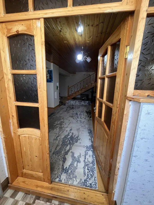 Satılır 6 otaqlı həyət evi 230 m²