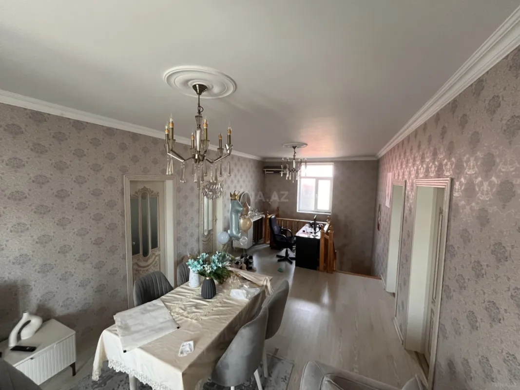 Satılır 6 otaqlı həyət evi 230 m²
