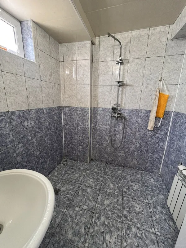 Satılır 6 otaqlı həyət evi 230 m²