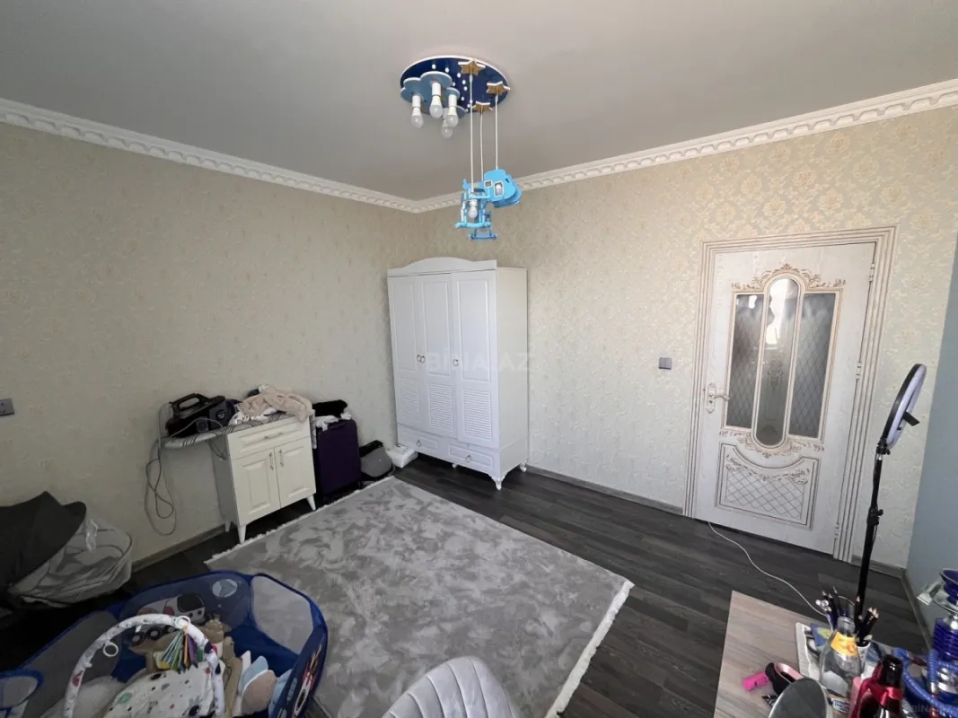 Satılır 6 otaqlı həyət evi 230 m²