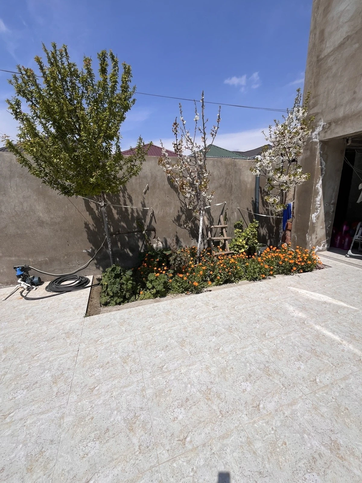 Satılır 6 otaqlı həyət evi 230 m²