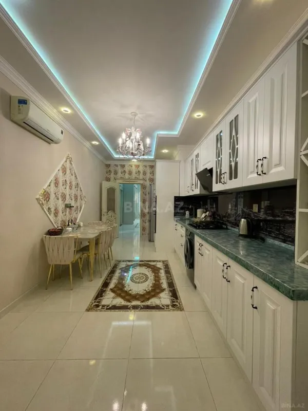 Satılır 3 otaqlı mənzil 164 m²