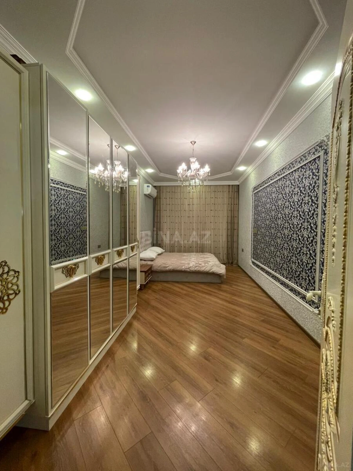 Satılır 3 otaqlı mənzil 164 m²