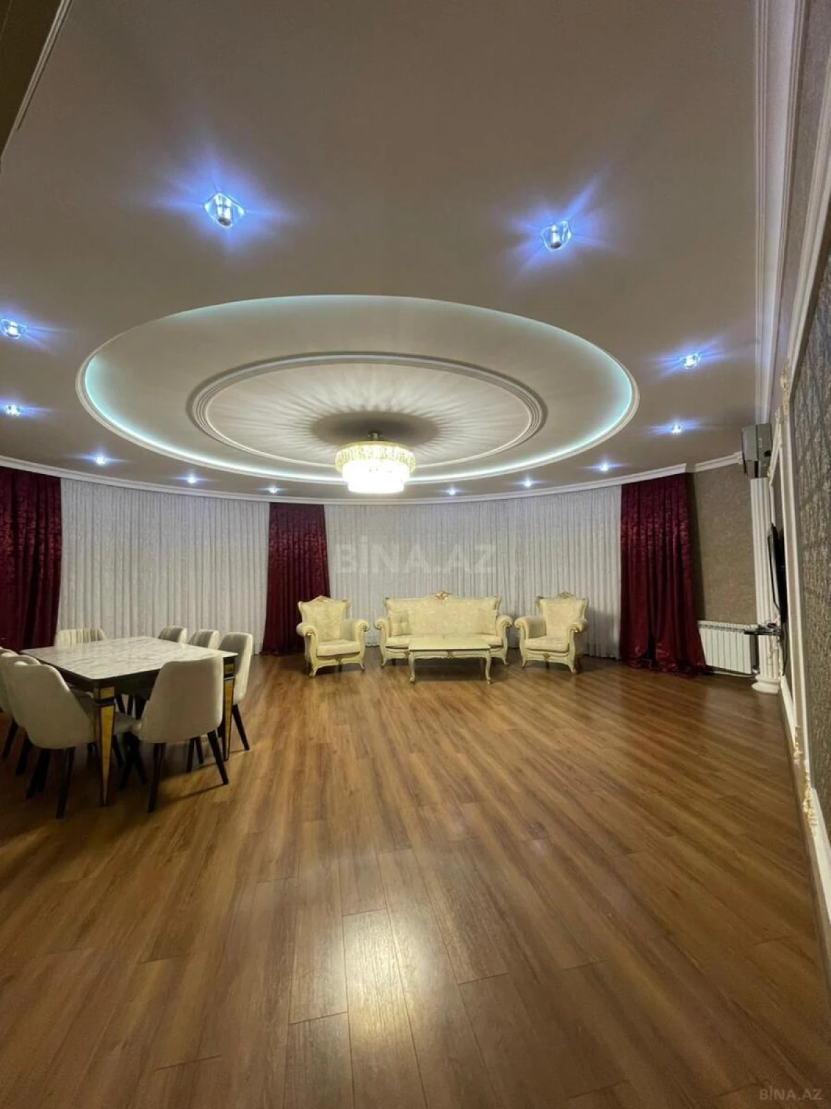 Satılır 3 otaqlı mənzil 164 m²