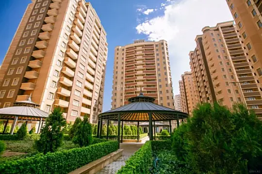 Satılır 4 otaqlı mənzil 205 m² — Bakı 4 otaq 205.00 m²