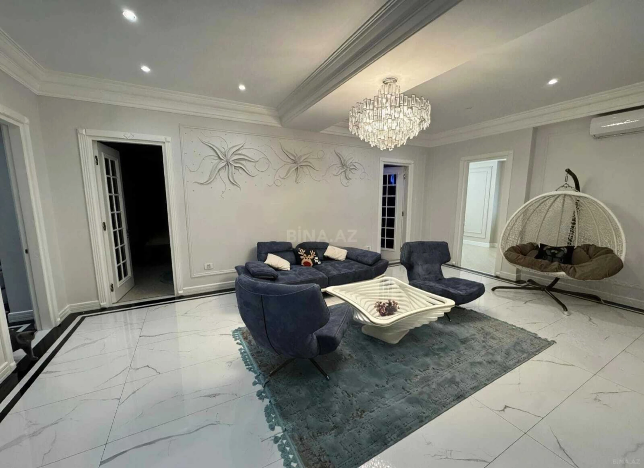 Satılır 5 otaqlı mənzil 297 m²