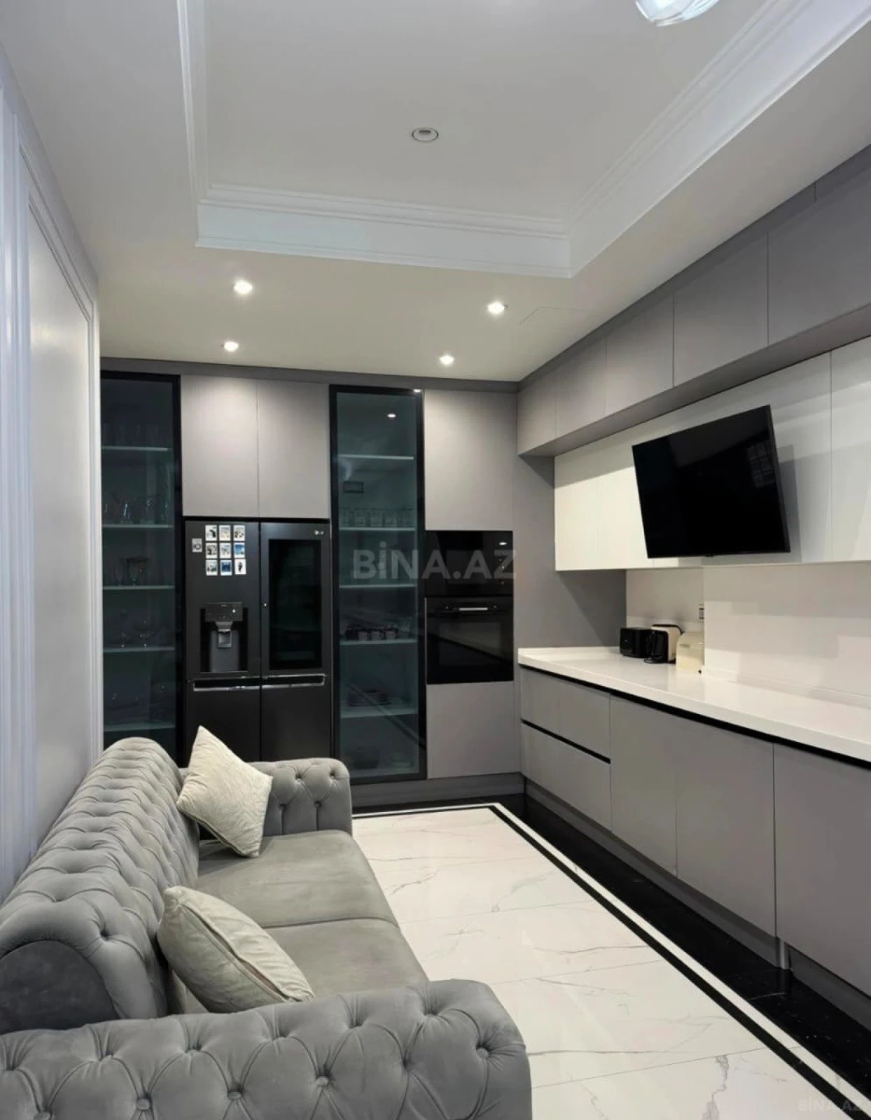 Satılır 5 otaqlı mənzil 297 m²