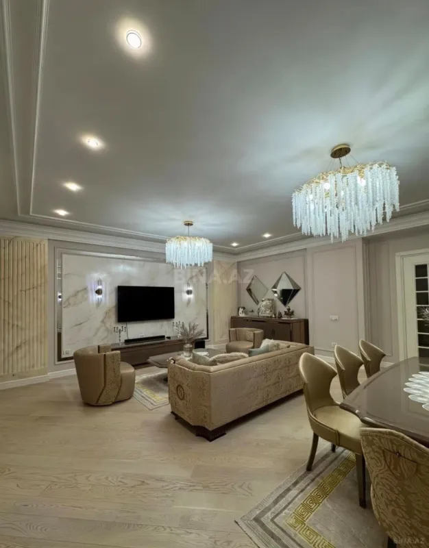 Satılır 5 otaqlı mənzil 297 m²