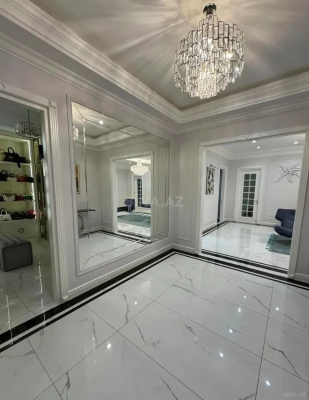 Satılır 5 otaqlı mənzil 297 m²