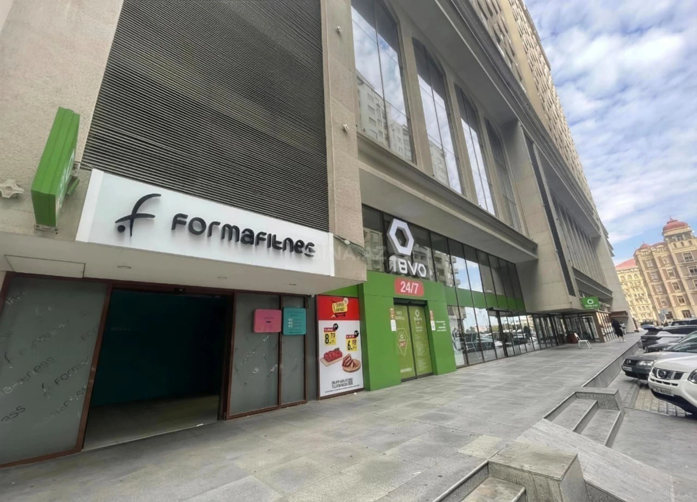 Satılır 5 otaqlı mənzil 297 m²