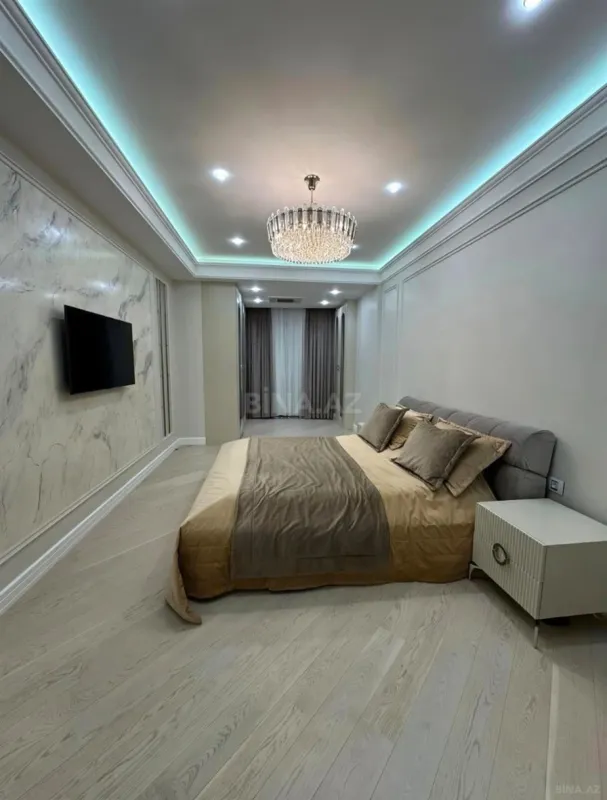 Satılır 5 otaqlı mənzil 297 m²