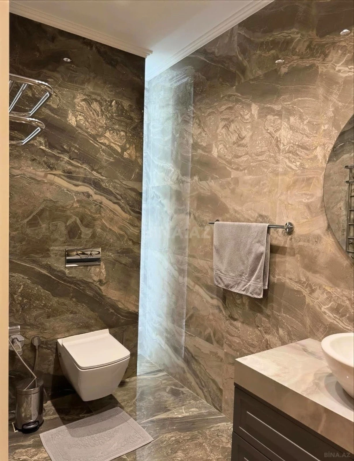 Satılır 5 otaqlı mənzil 297 m²