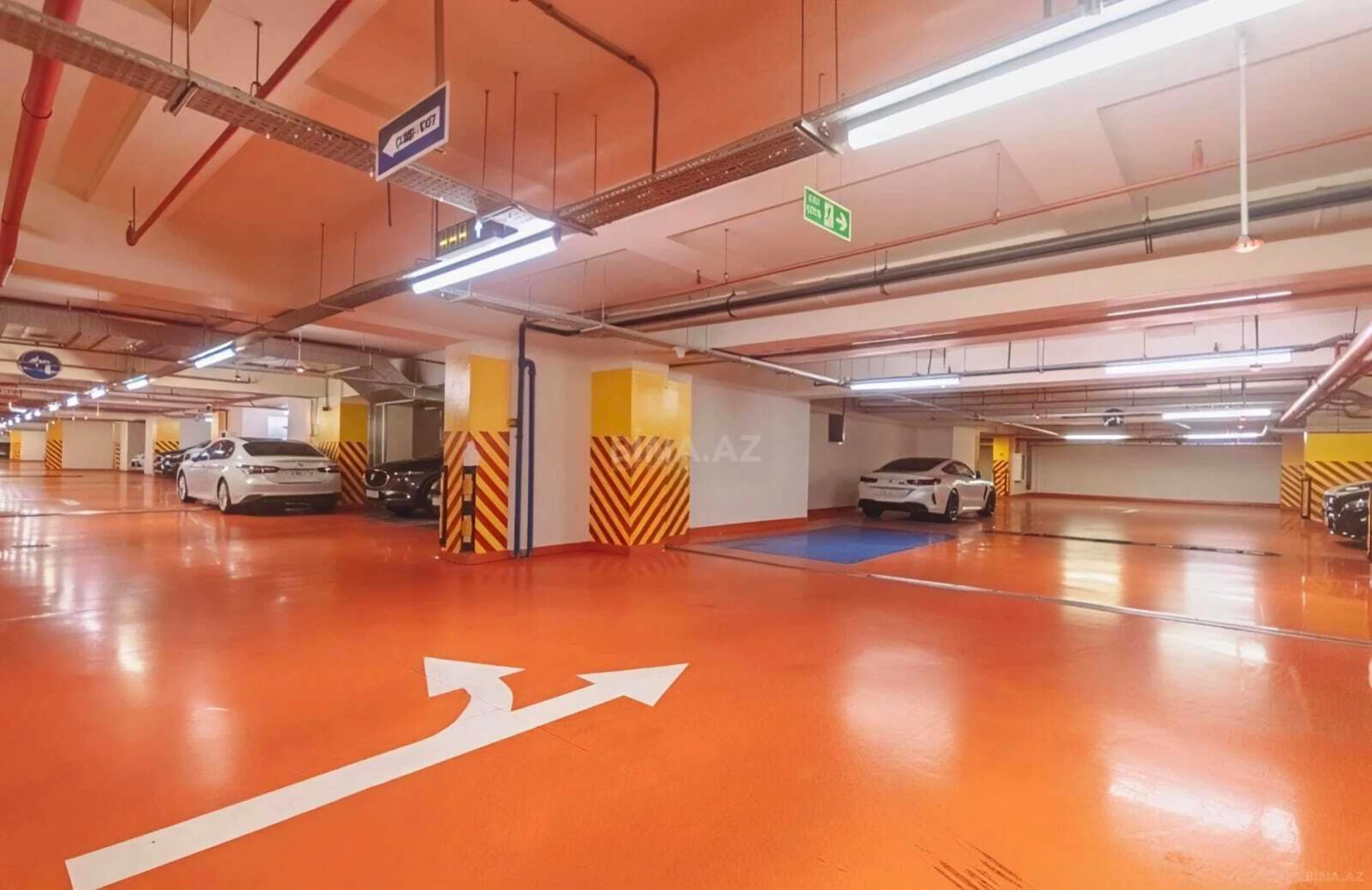 Satılır 5 otaqlı mənzil 297 m²