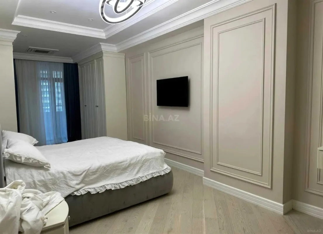 Satılır 5 otaqlı mənzil 297 m²