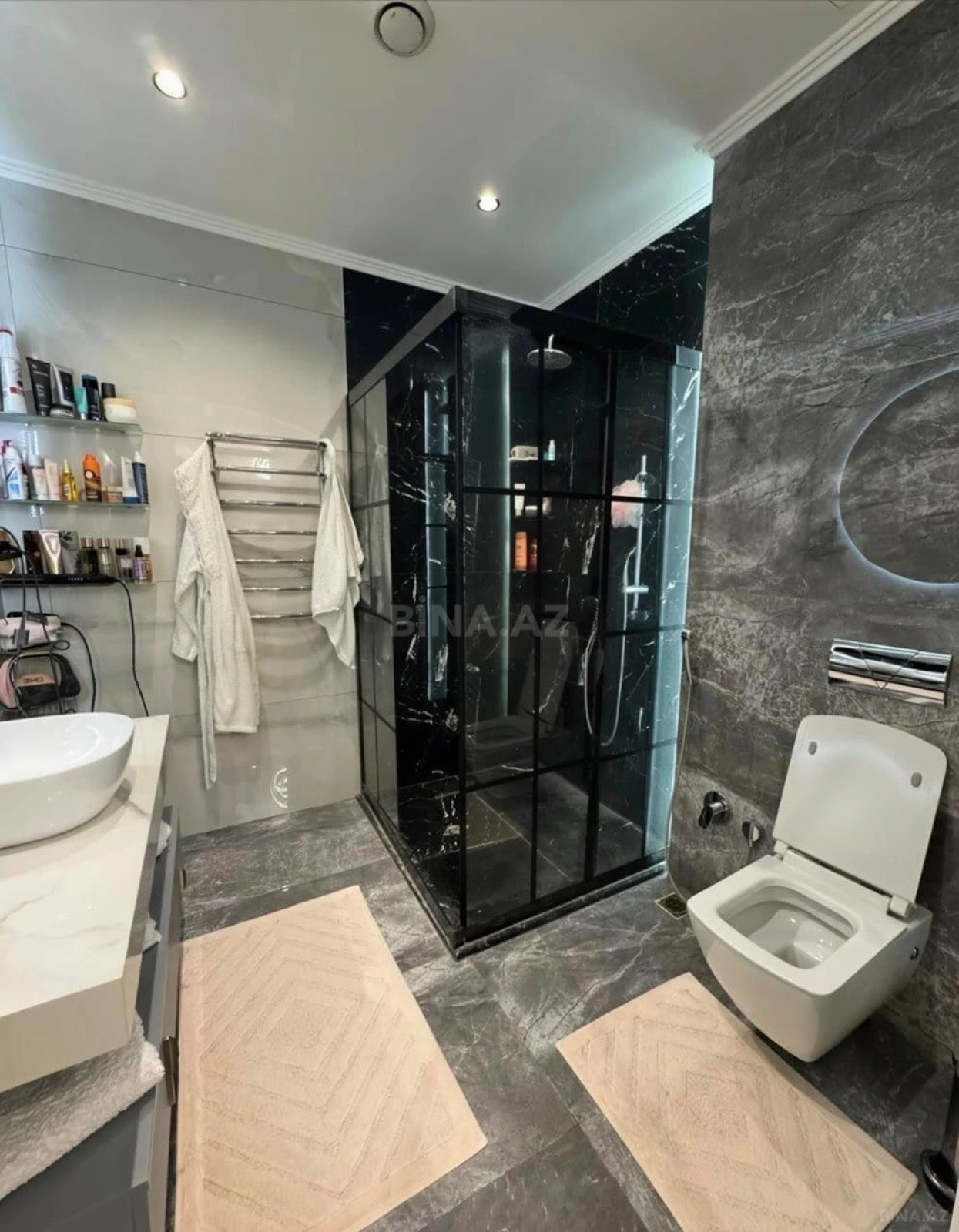 Satılır 5 otaqlı mənzil 297 m²