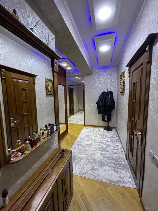 Satılır 3 otaqlı mənzil 104 m²