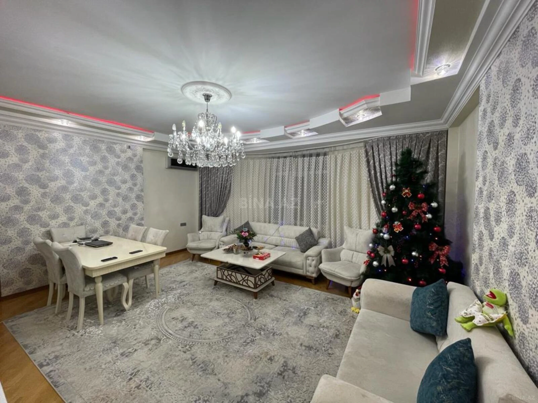Satılır 3 otaqlı mənzil 104 m²