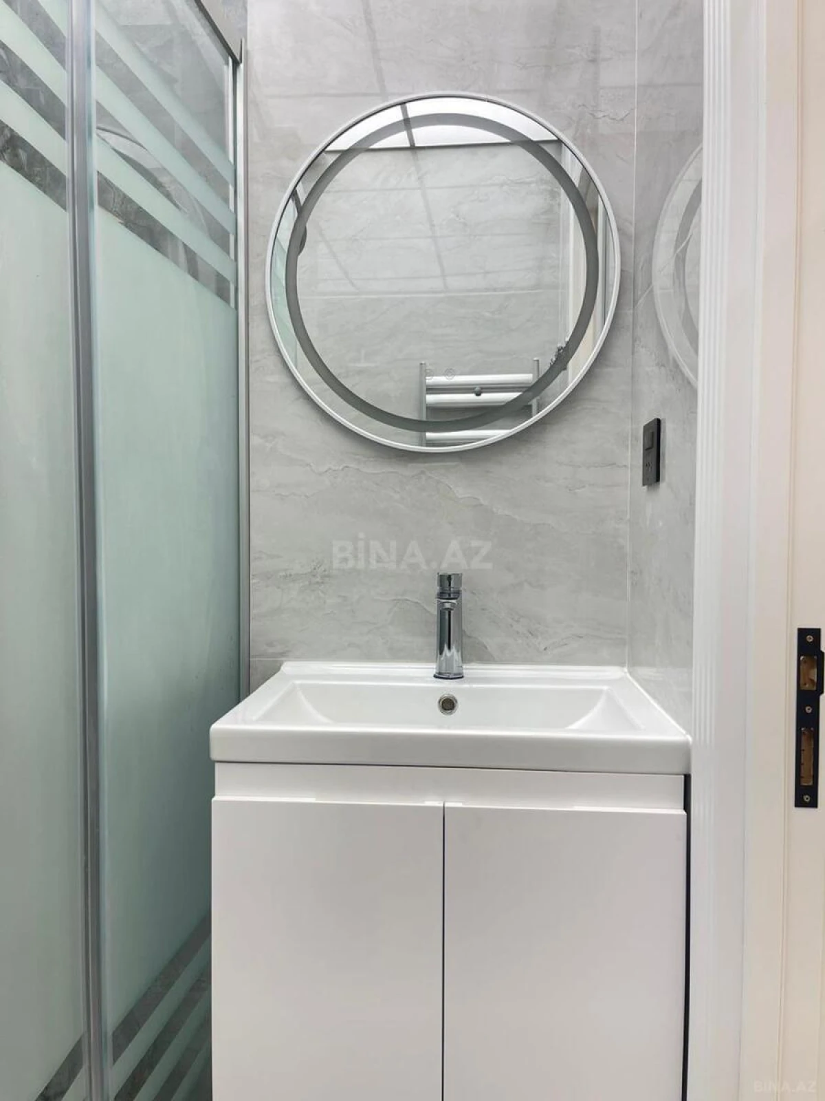 Kirayə verilir 2 otaqlı mənzil 70 m²