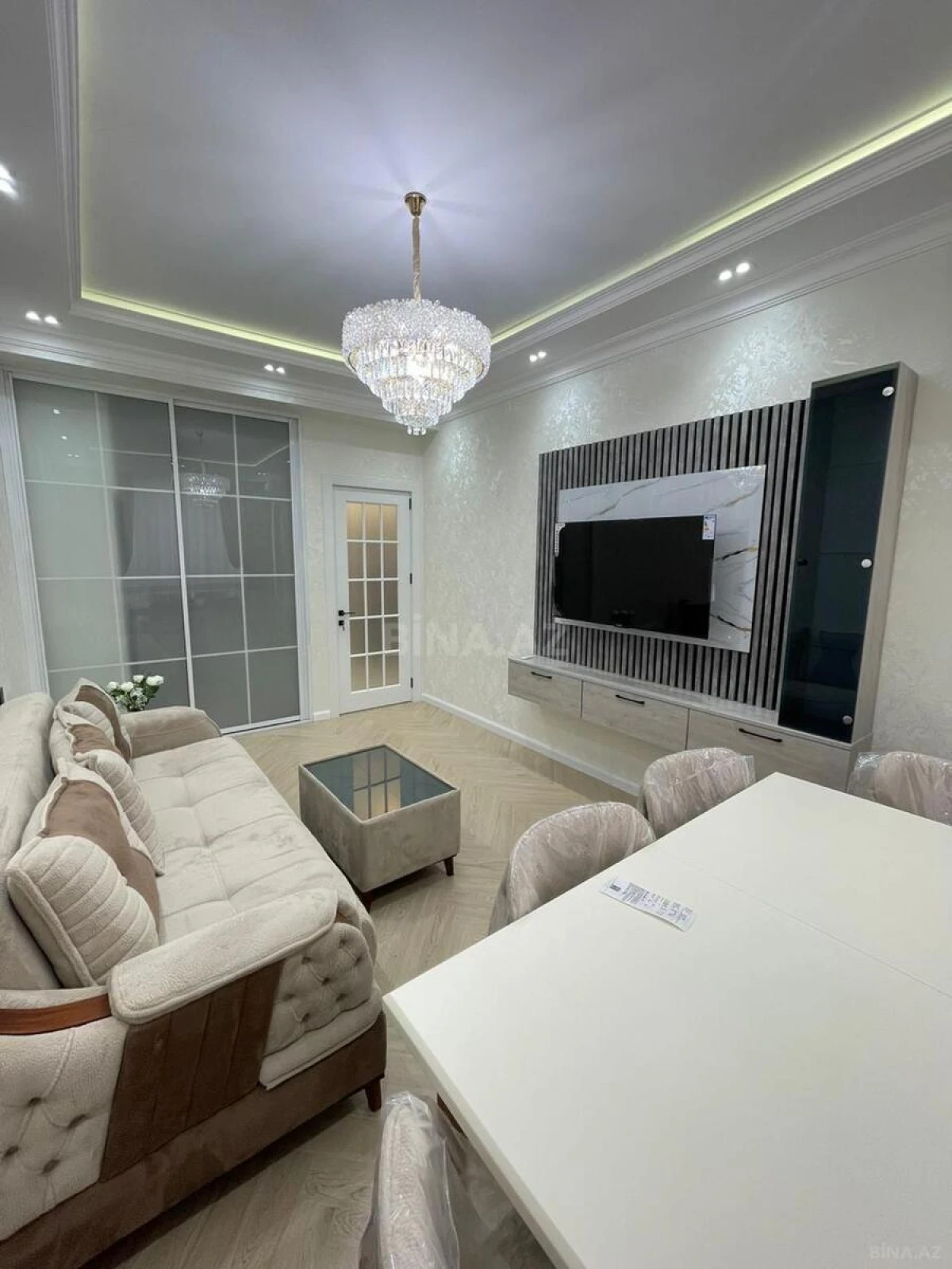 Kirayə verilir 2 otaqlı mənzil 70 m²