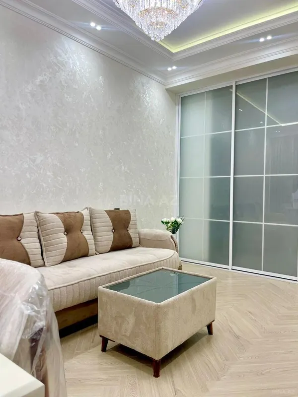 Kirayə verilir 2 otaqlı mənzil 70 m²