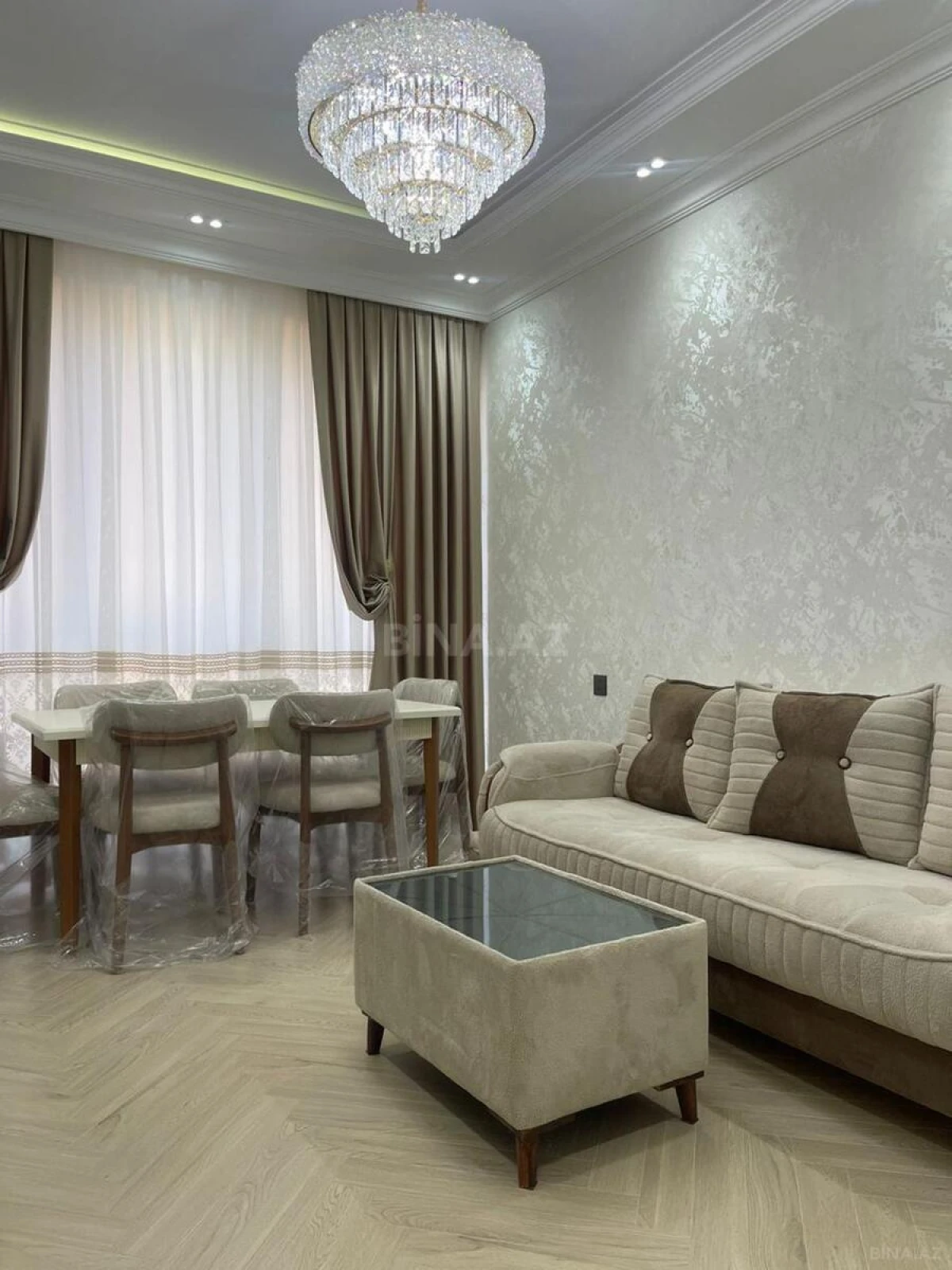 Kirayə verilir 2 otaqlı mənzil 70 m²