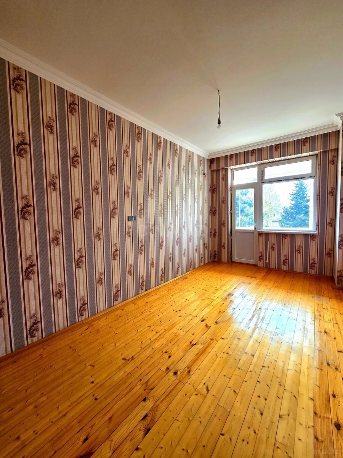 Satılır 2 otaqlı mənzil 75 m²