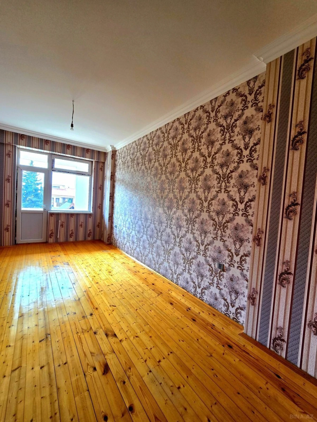 Satılır 2 otaqlı mənzil 75 m²