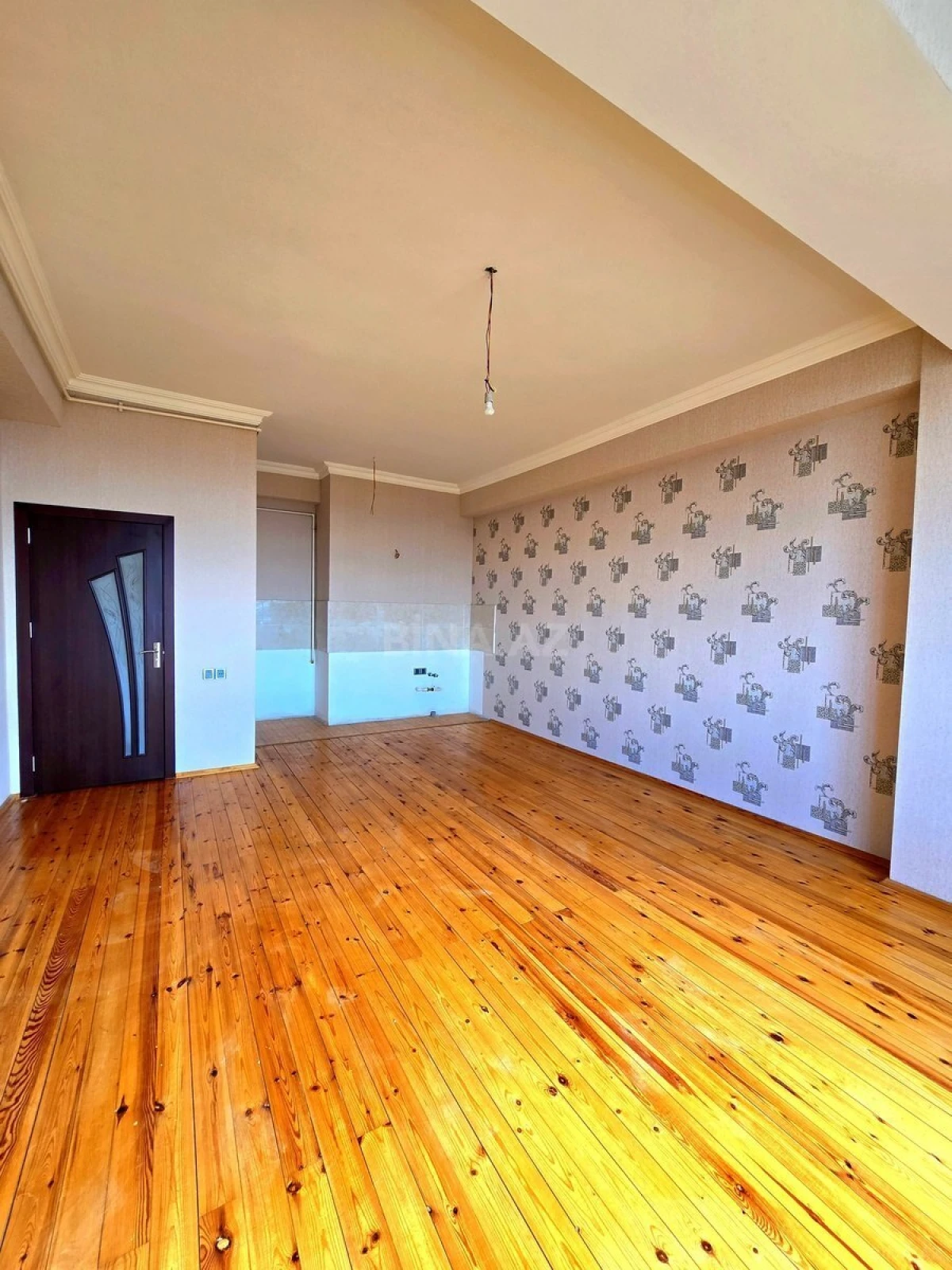 Satılır 2 otaqlı mənzil 75 m²