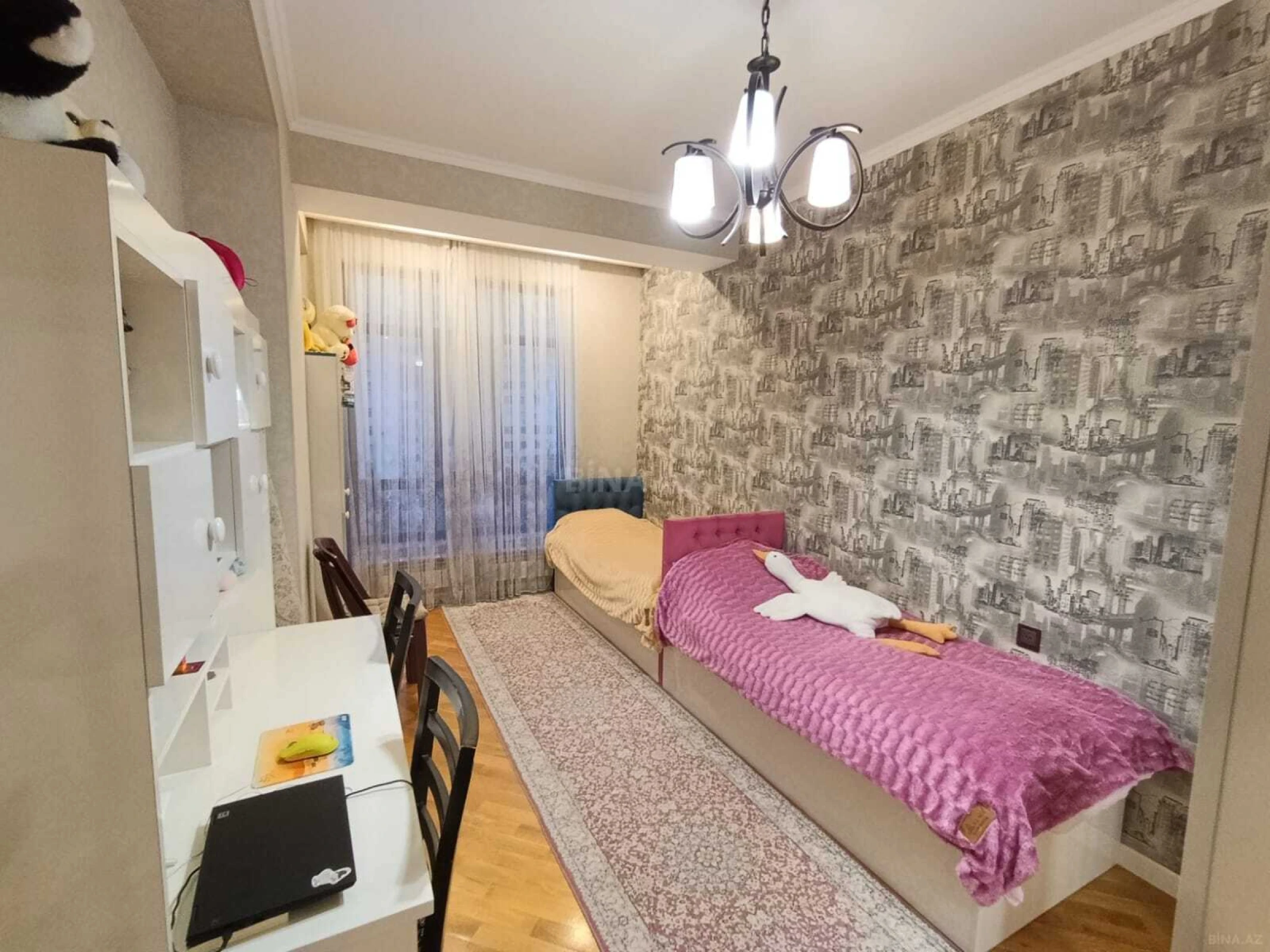 Satılır 3 otaqlı mənzil 127.4 m²