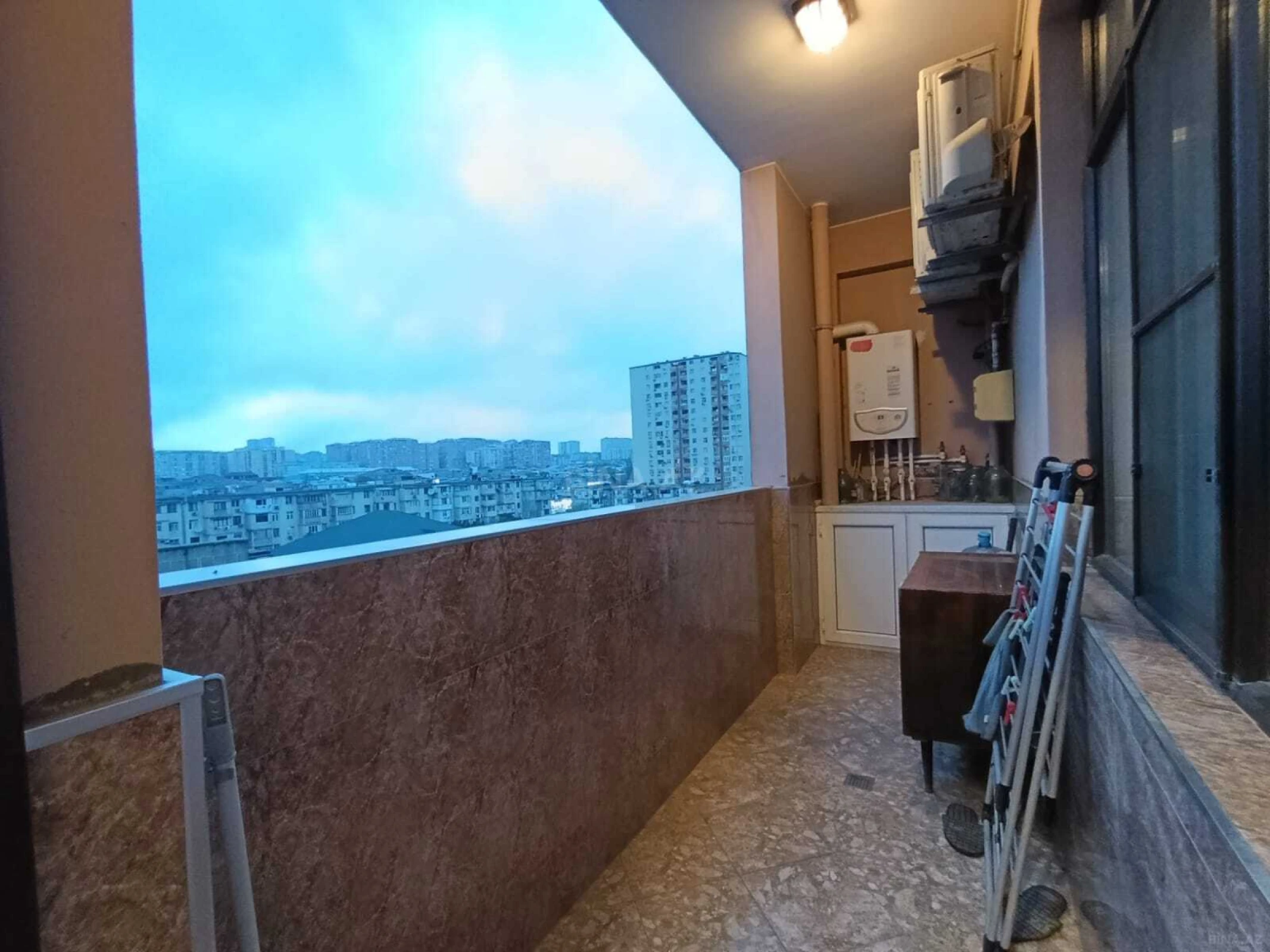 Satılır 3 otaqlı mənzil 127.4 m²