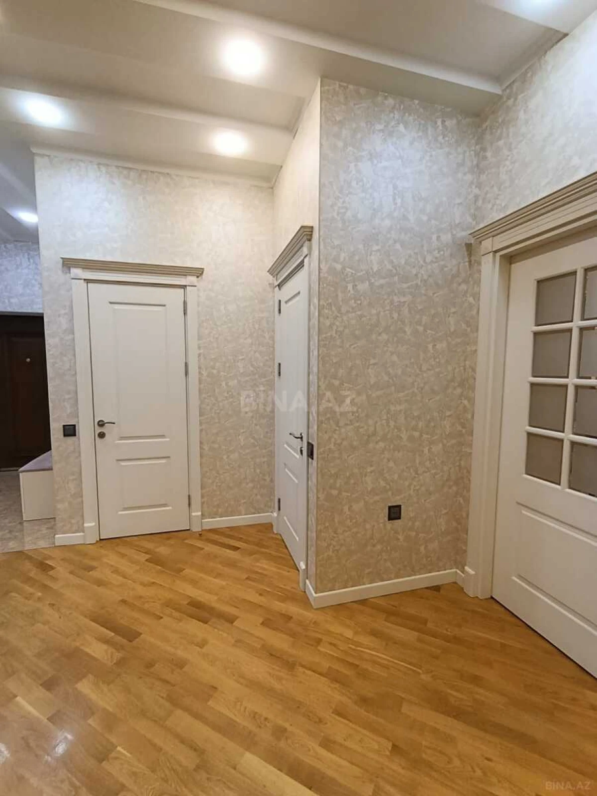Satılır 3 otaqlı mənzil 127.4 m²
