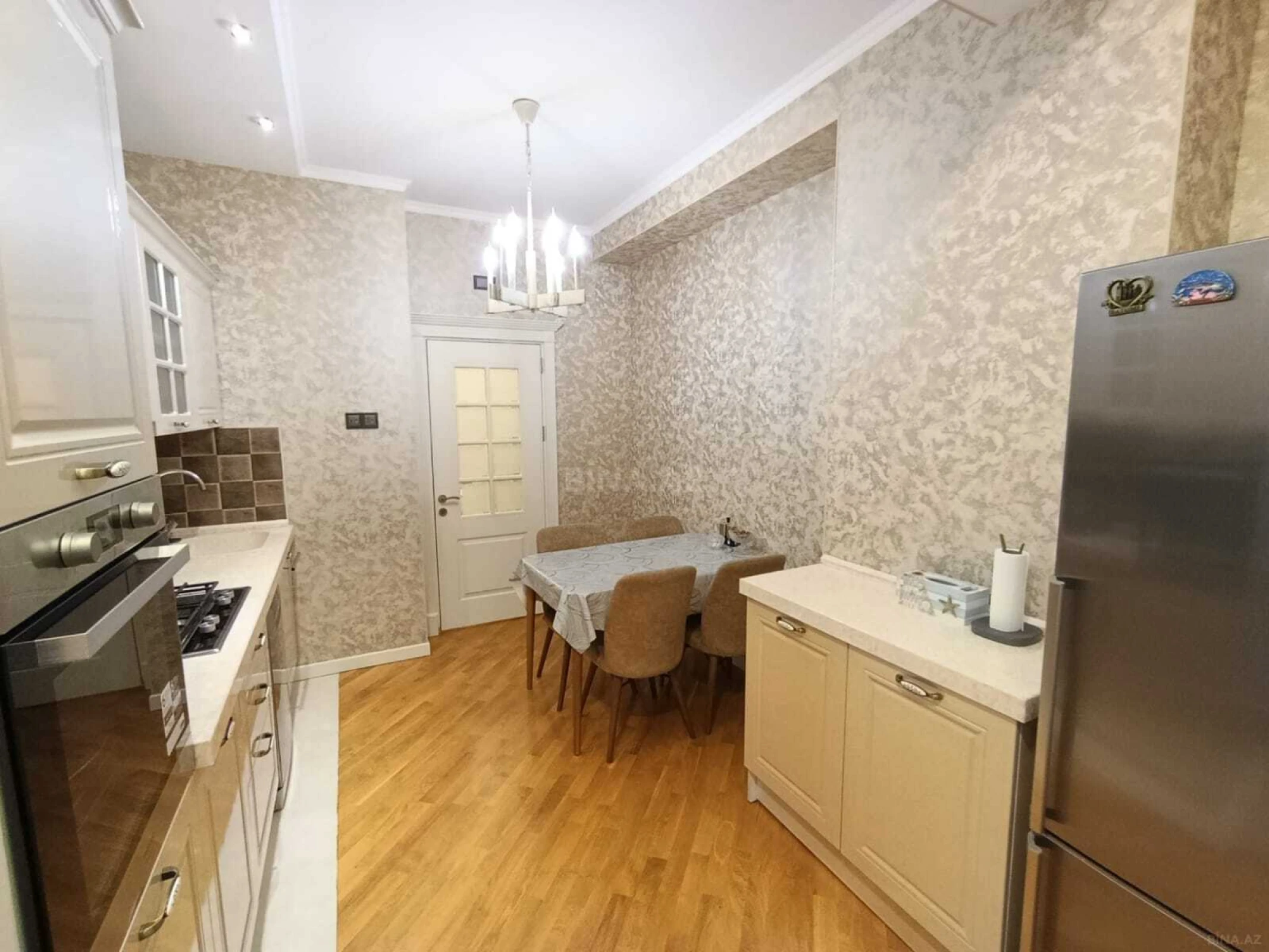 Satılır 3 otaqlı mənzil 127.4 m²
