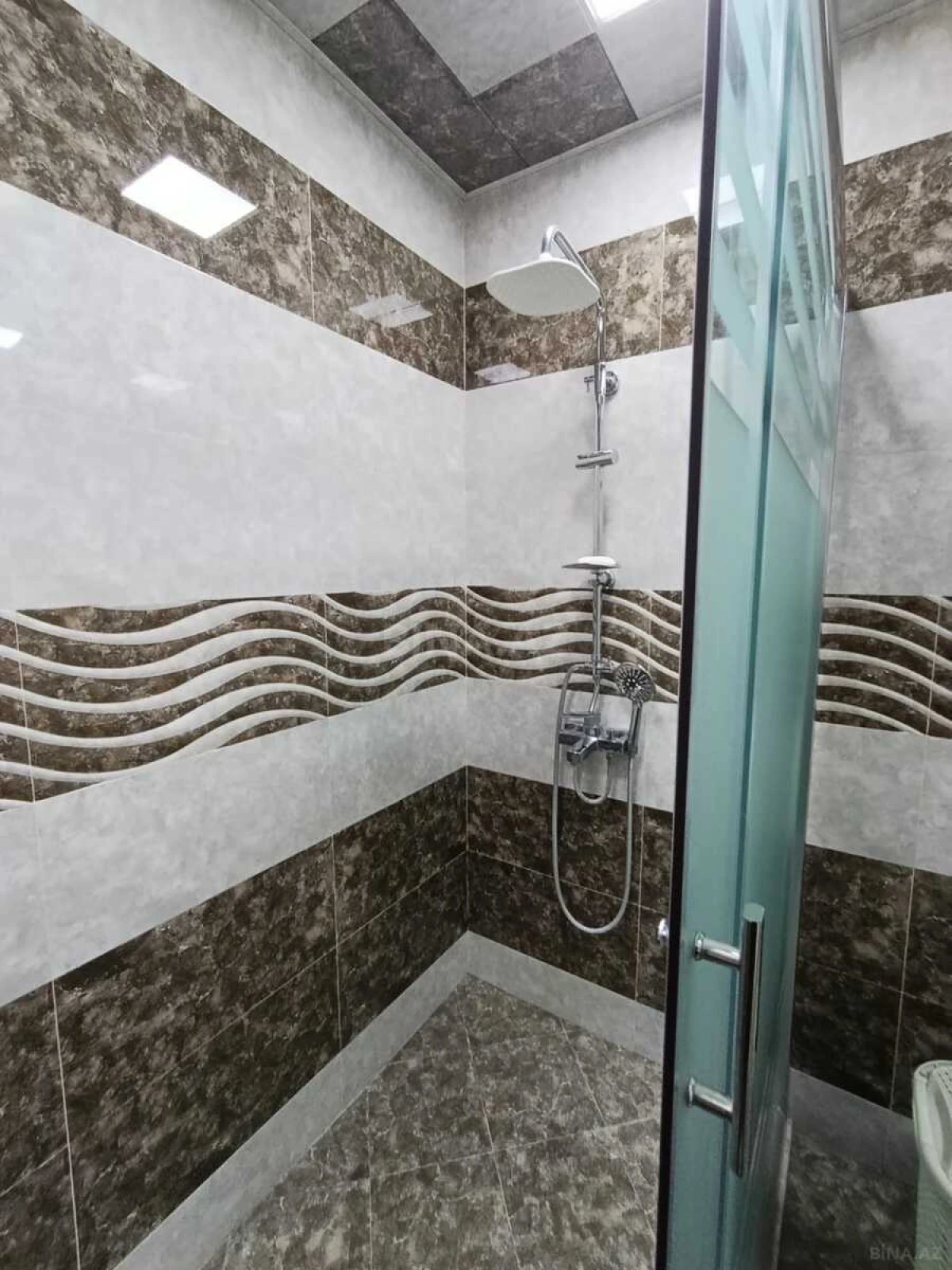 Satılır 3 otaqlı mənzil 127.4 m²