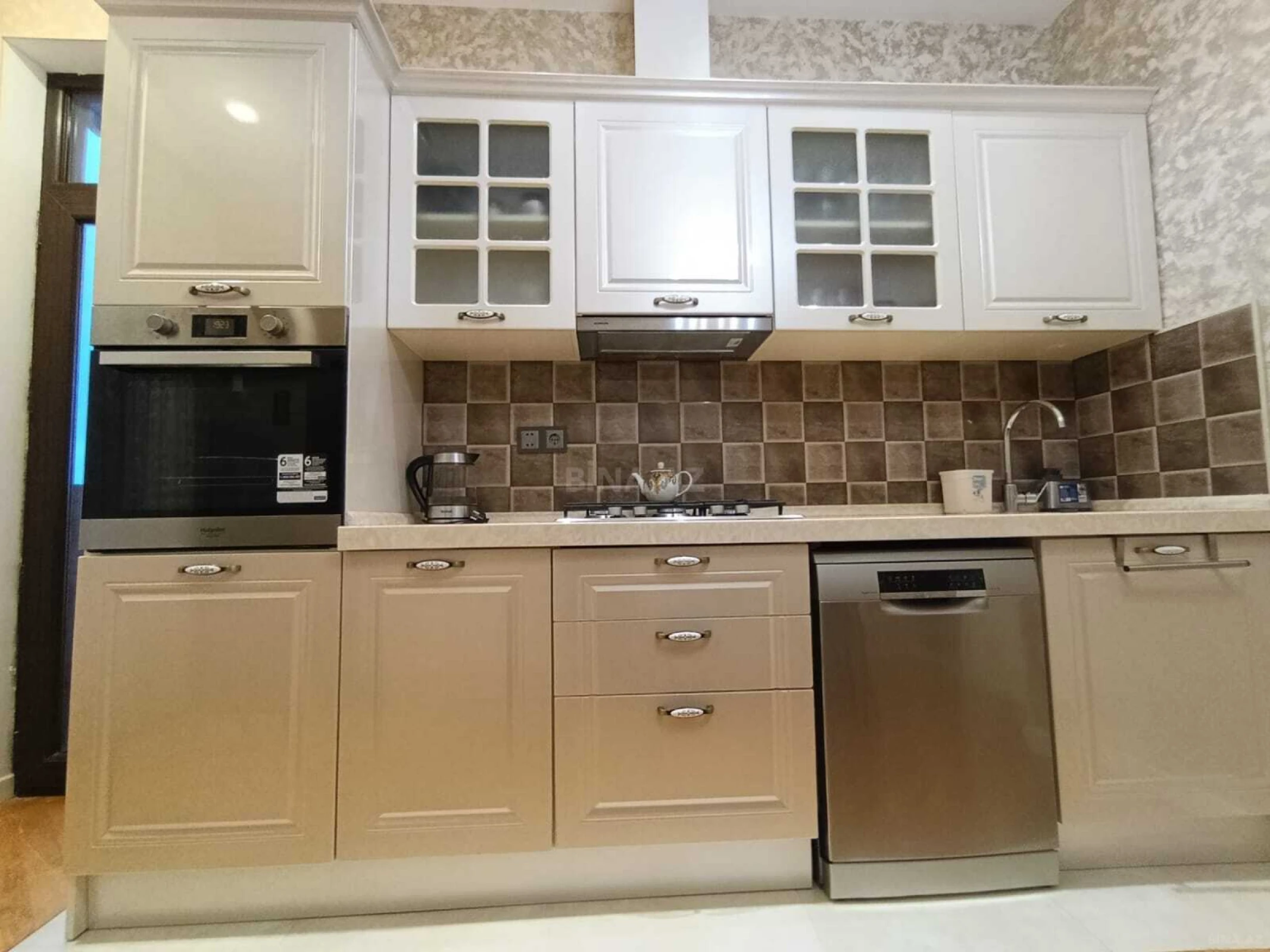 Satılır 3 otaqlı mənzil 127.4 m²