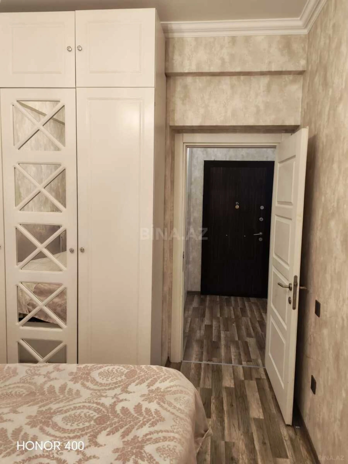 Satılır 2 otaqlı mənzil 74.4 m²