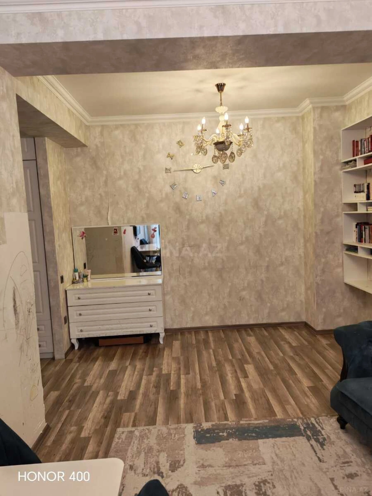 Satılır 2 otaqlı mənzil 74.4 m²