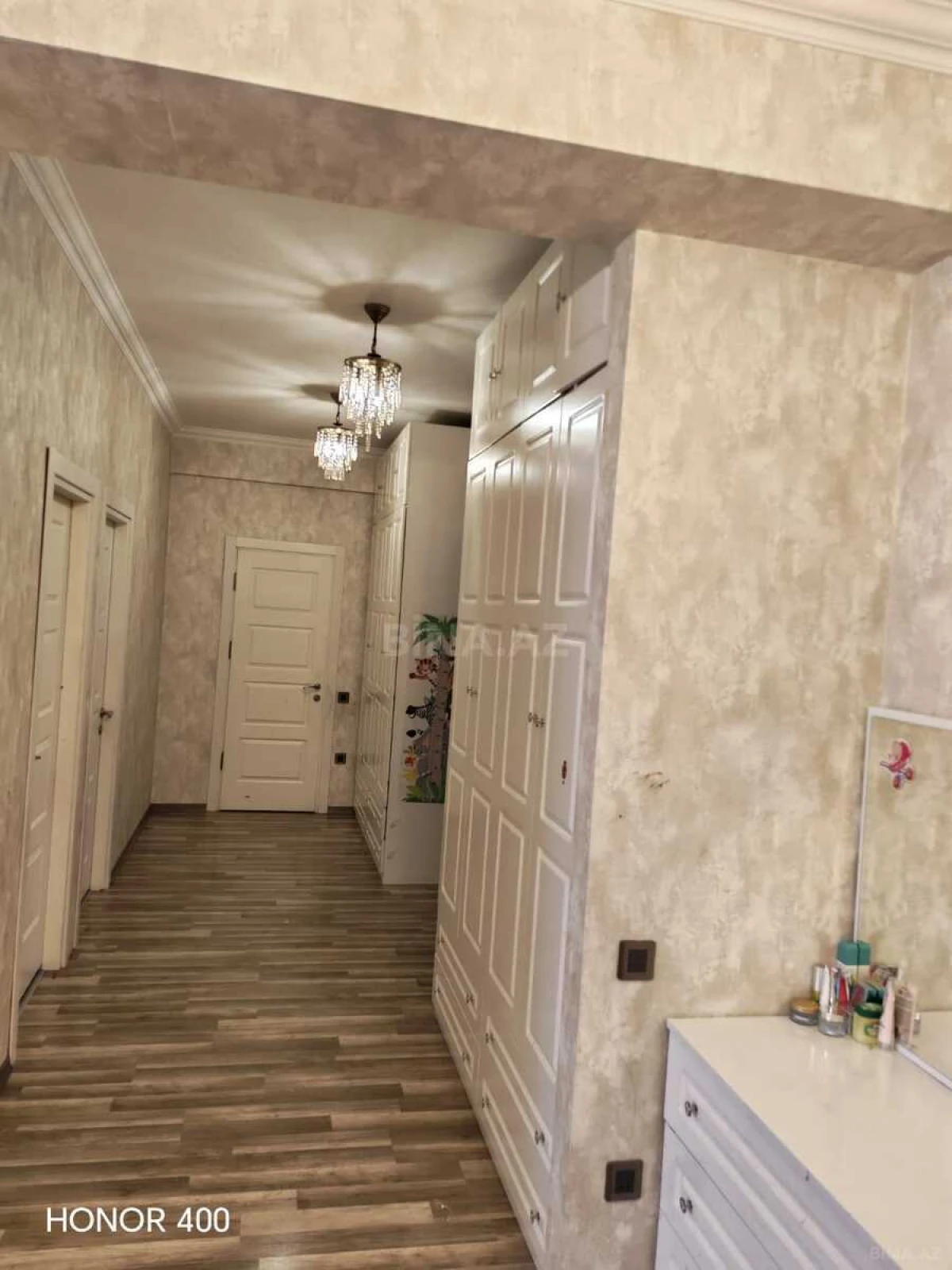 Satılır 2 otaqlı mənzil 74.4 m²