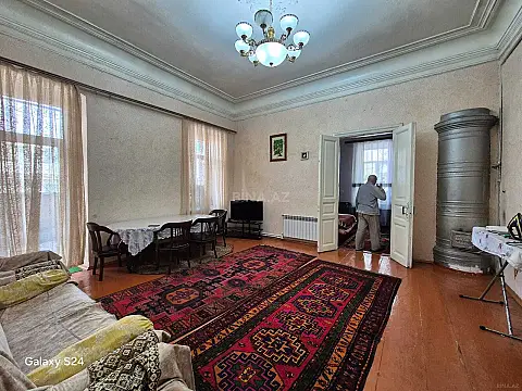 Satılır obyekt 212 m²