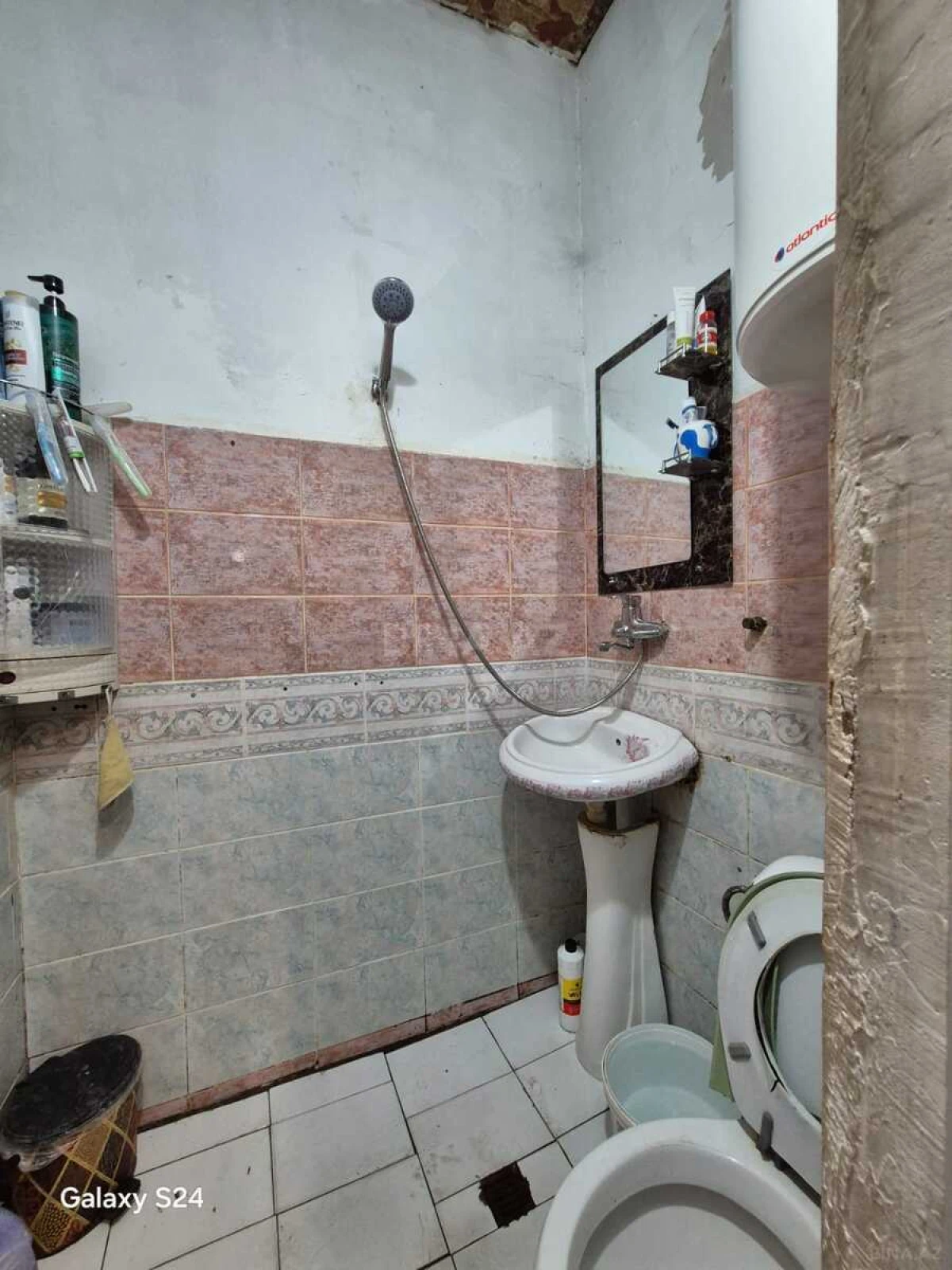 Satılır obyekt 212 m²