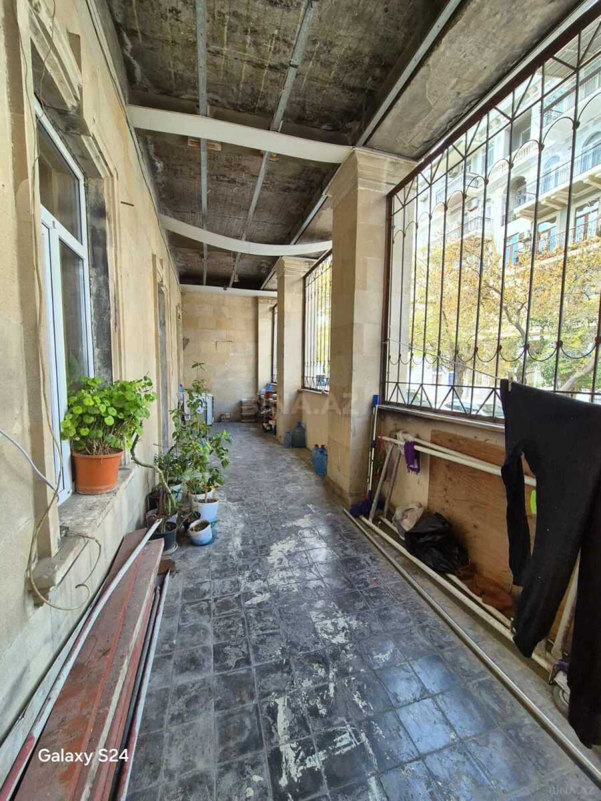 Satılır obyekt 212 m²