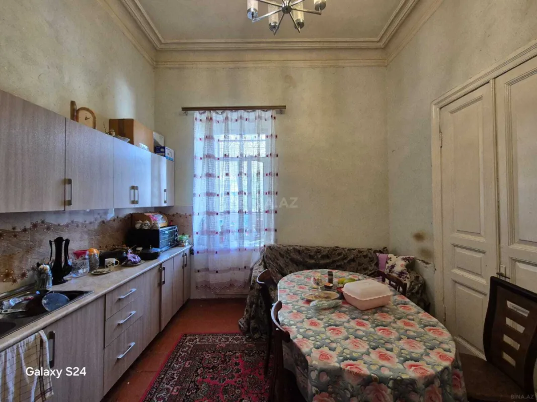 Satılır obyekt 212 m²