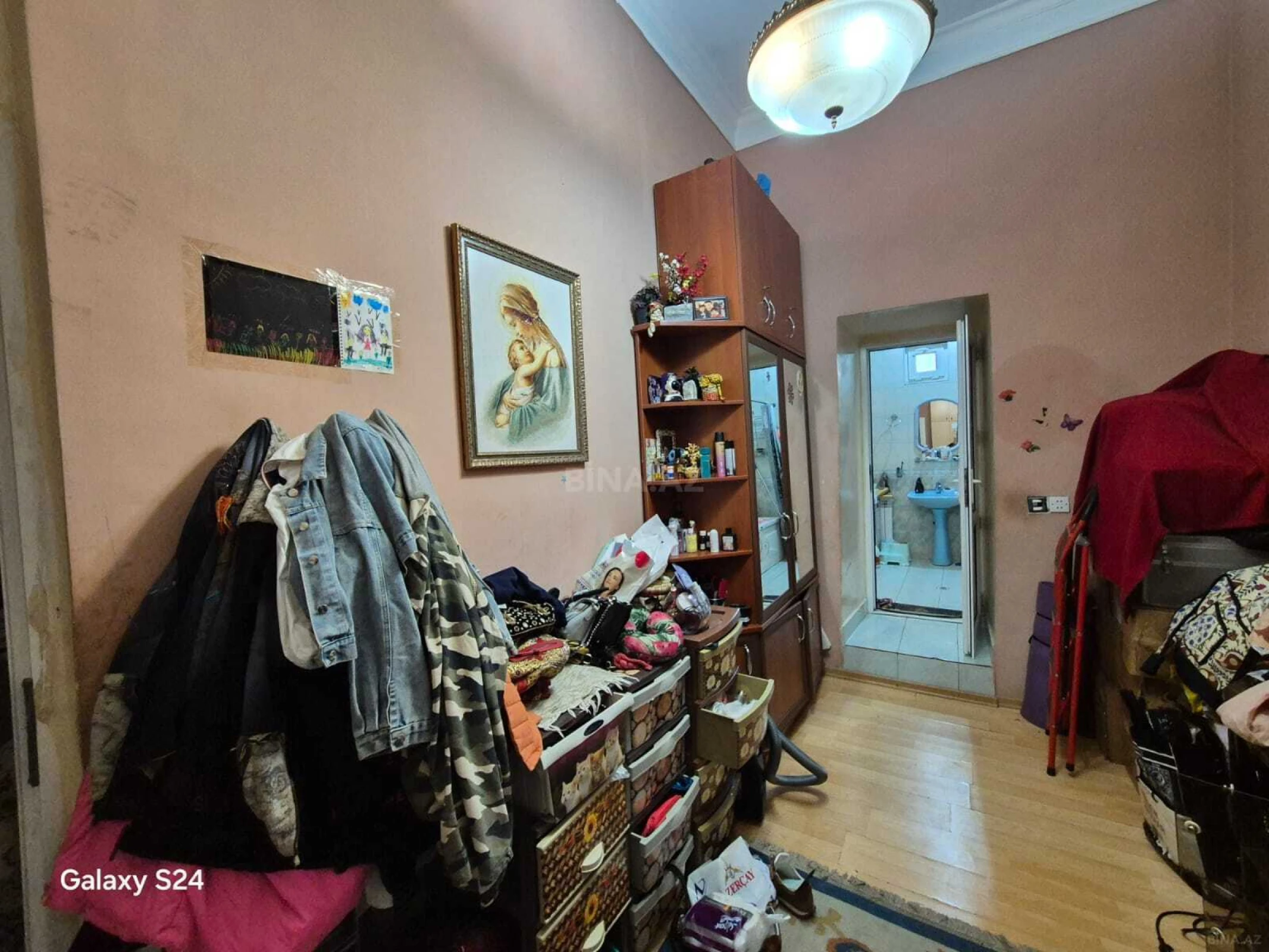 Satılır obyekt 212 m²