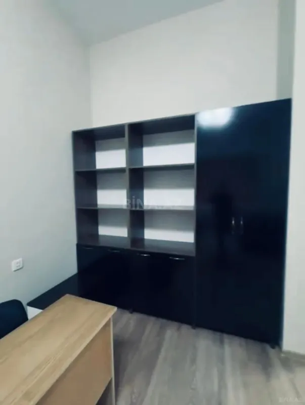 Kirayə verilir 2 otaqlı ofis 85 m²