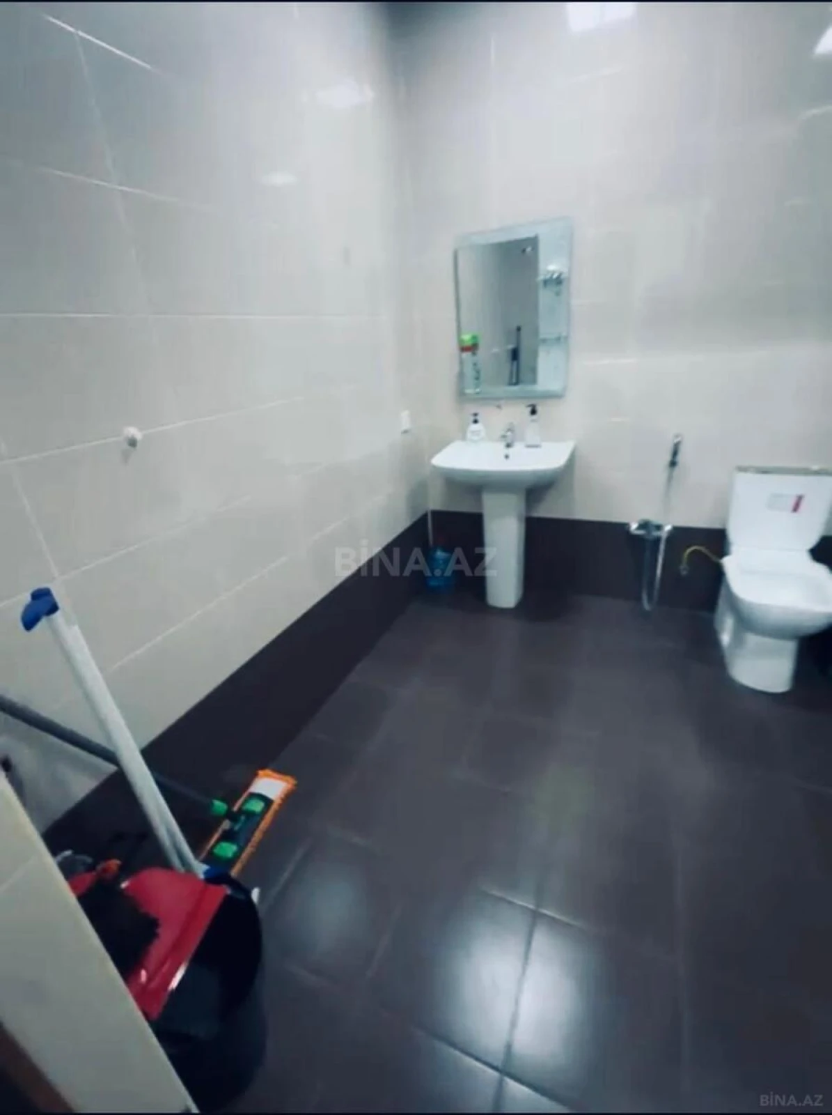 Kirayə verilir 2 otaqlı ofis 85 m²