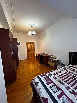 Satılır 4 otaqlı mənzil 170 m²