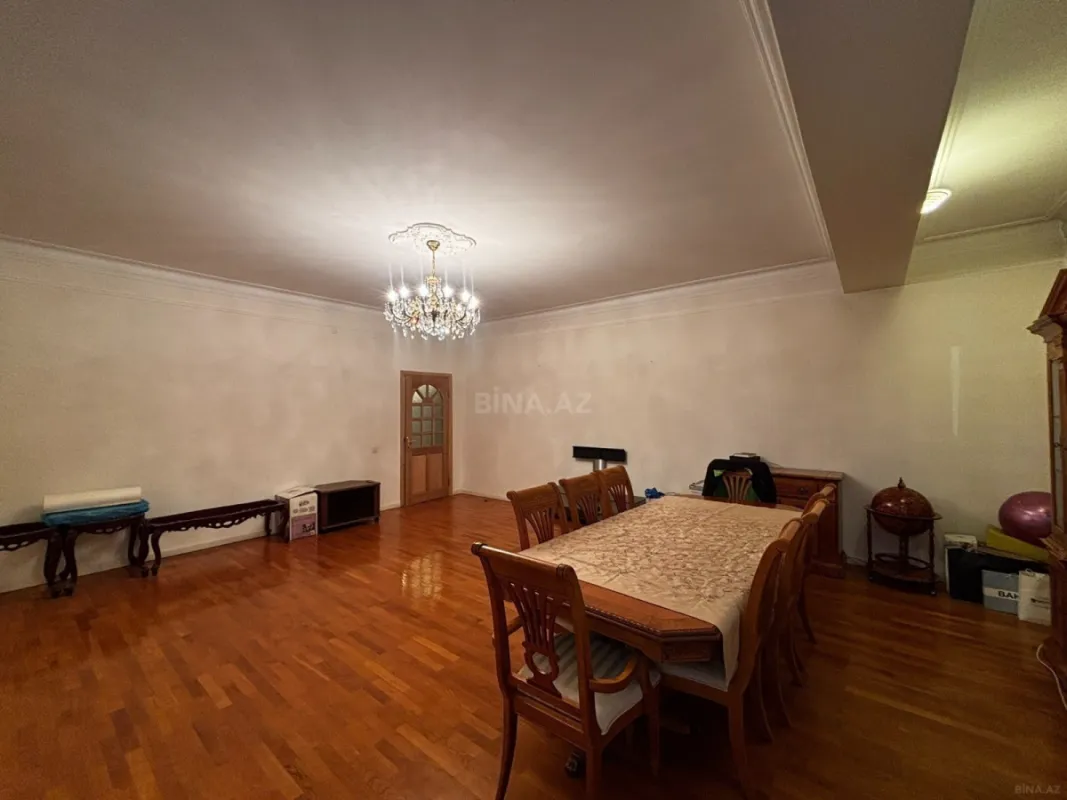 Satılır 4 otaqlı mənzil 170 m²