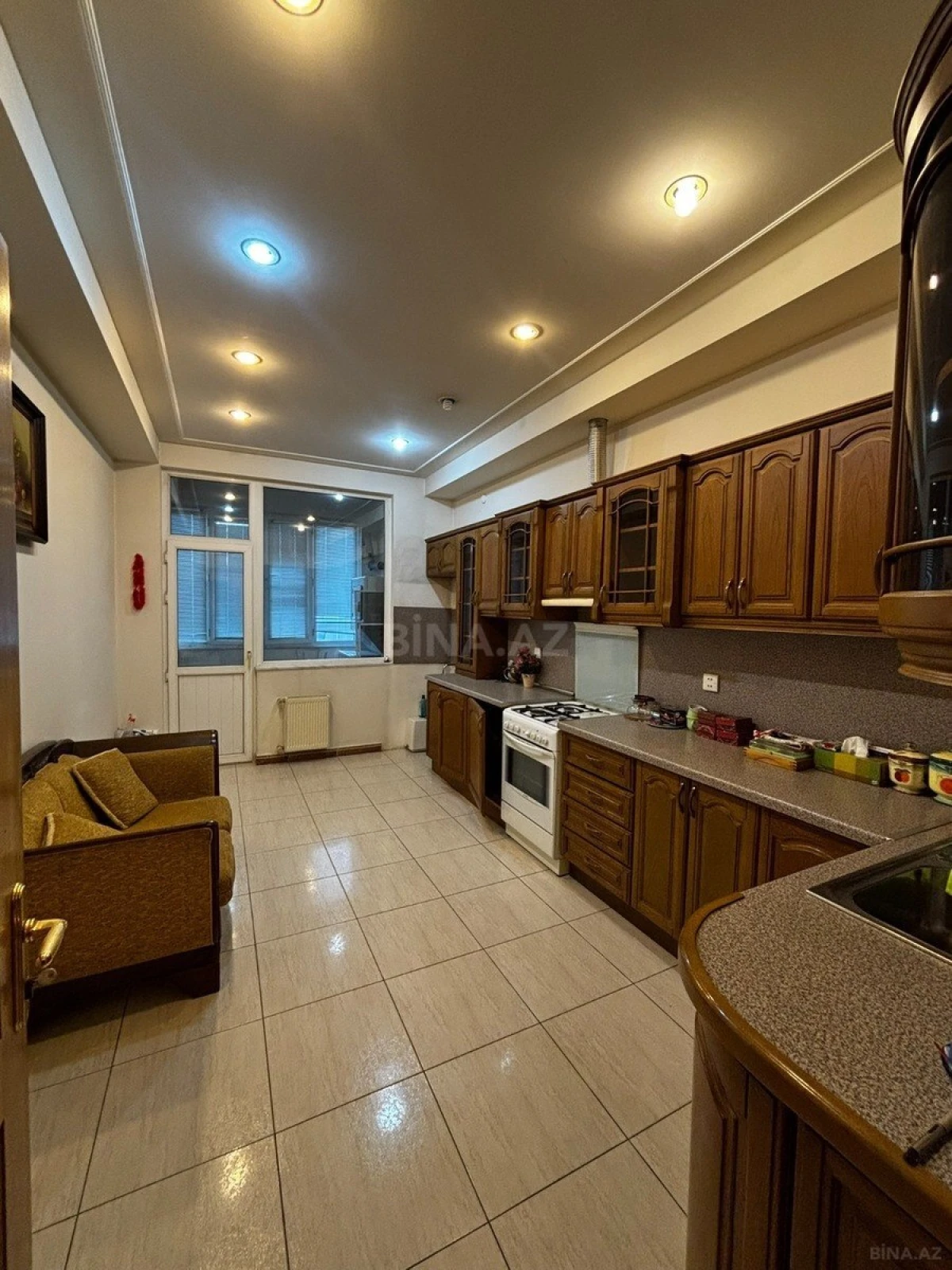 Satılır 4 otaqlı mənzil 170 m²