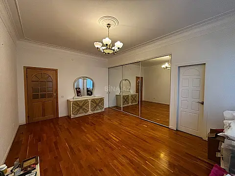 Satılır 4 otaqlı mənzil 170 m²