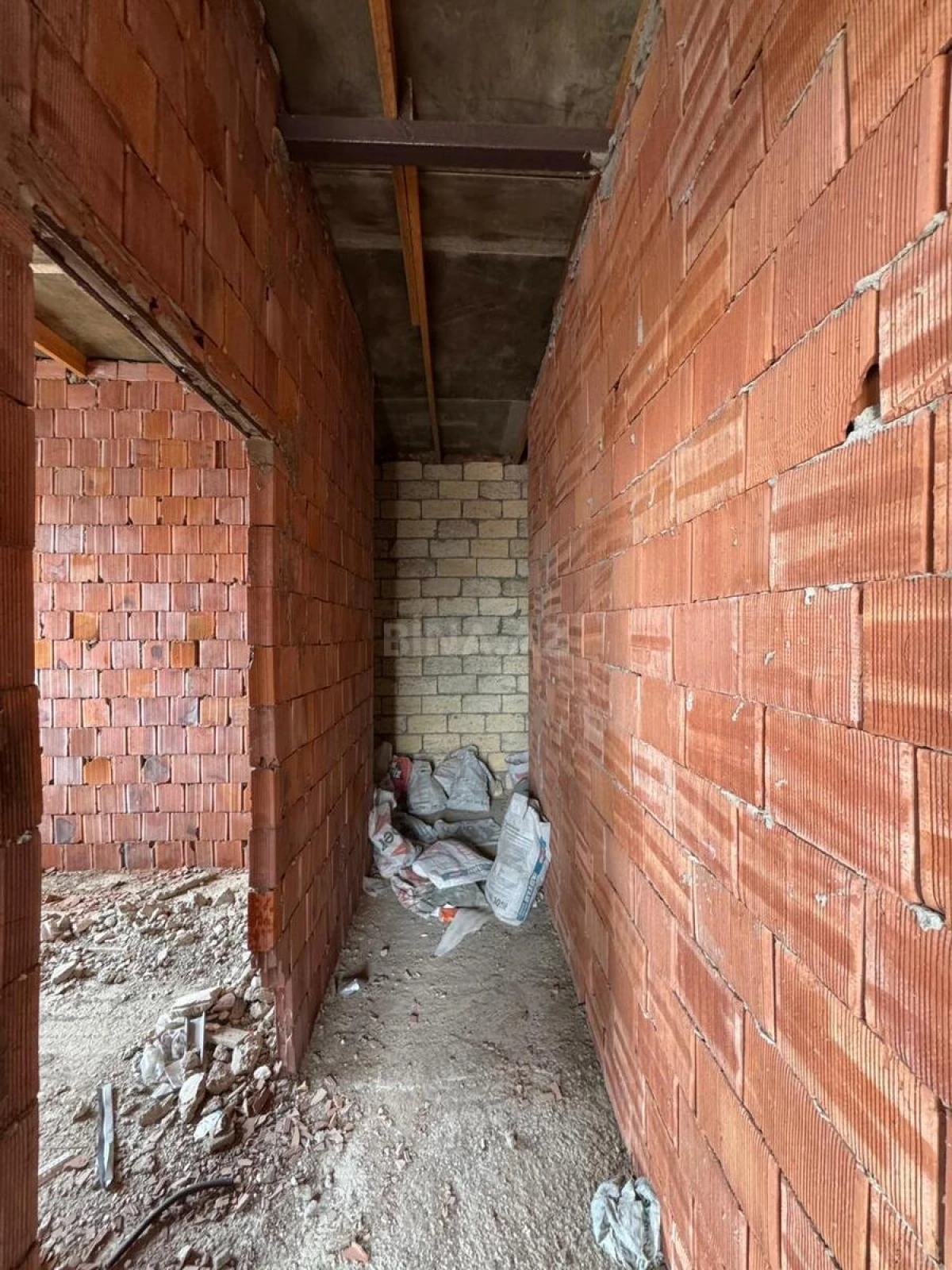 Satılır 1 otaqlı mənzil 49 m²