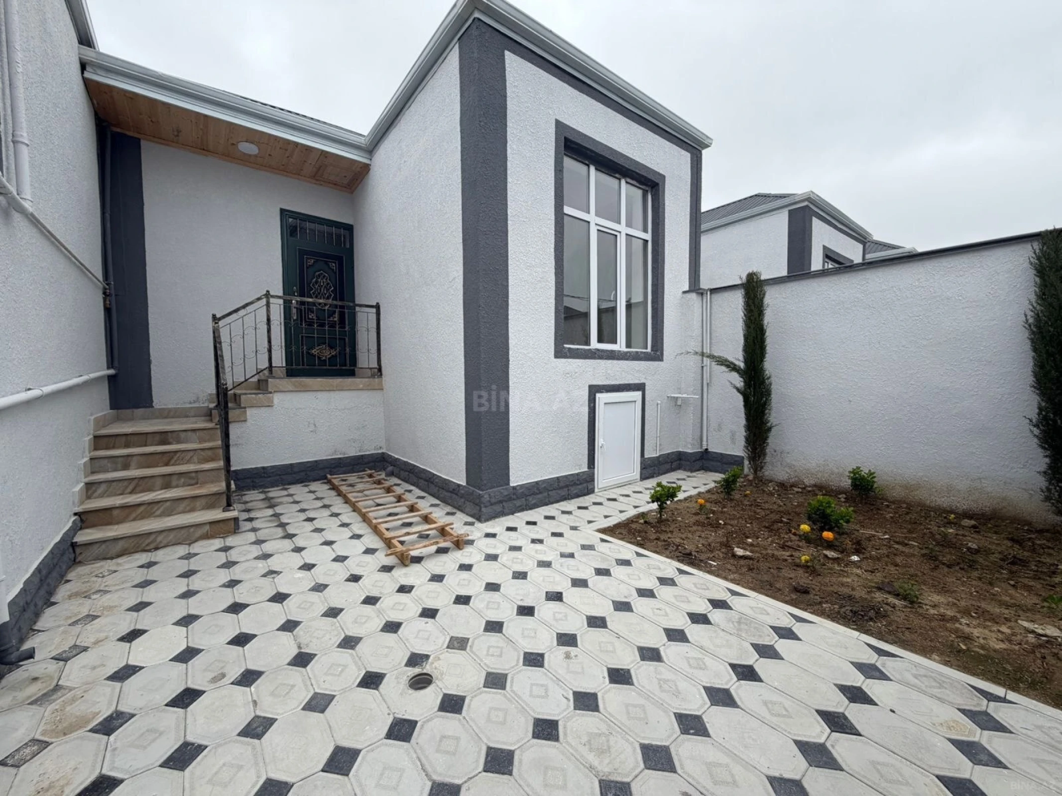 Satılır 2 otaqlı həyət evi 65 m²